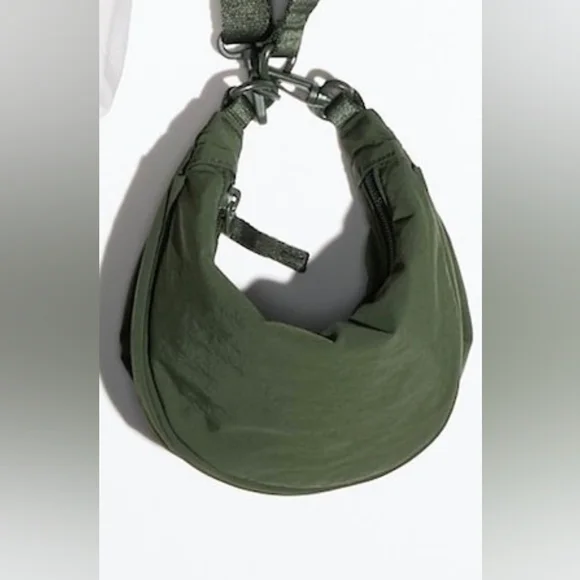 Uniqlo Round Ultra Mini Bag DARK GREEN - NWT - Picture 2 of 3